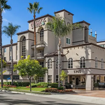 Peacock Suites